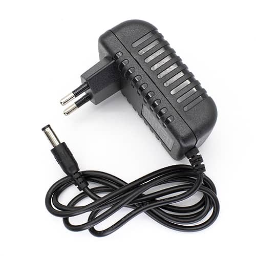 BSC00206 - Fuente de alimentación para cámaras CCTV. Salida 12 V / 1000 mA